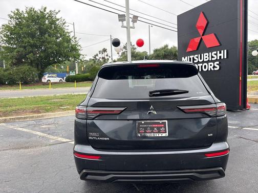 Gray 2025 Mitsubishi Outlander SE S-AWC