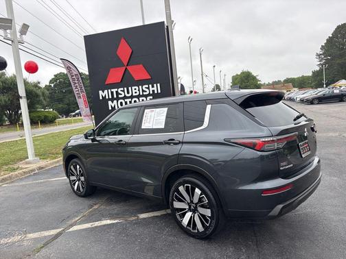 Gray 2025 Mitsubishi Outlander SE S-AWC