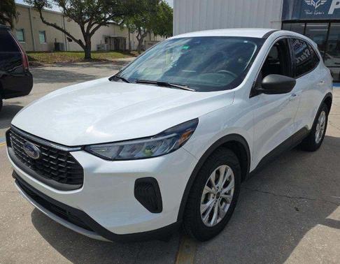 Oxford White 2023 Ford Escape Active