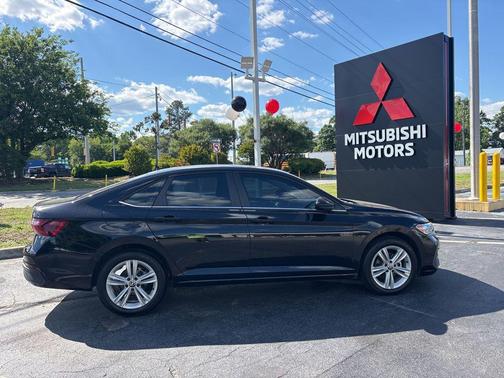 Deep Black Pearl 2022 Volkswagen Jetta 1.5T SE
