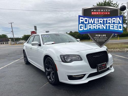 Bright White 2023 Chrysler 300 Touring Sedan