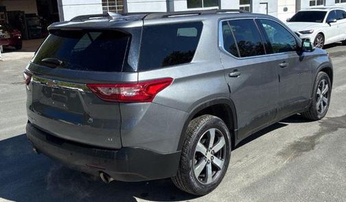 Satin Steel Metallic 2021 Chevrolet Traverse LT Leather
