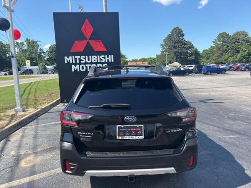 Crystal Black Silica 2022 Subaru Outback Limited