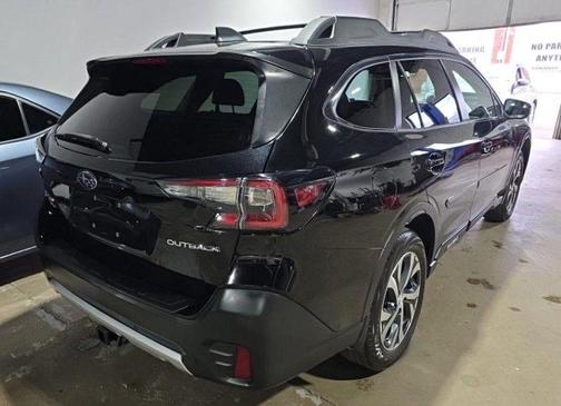Crystal Black Silica 2022 Subaru Outback Limited