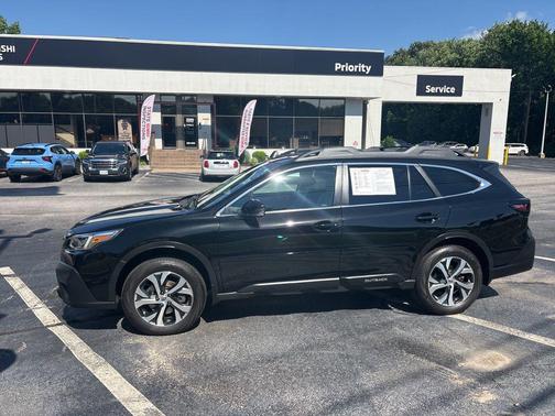 Crystal Black Silica 2022 Subaru Outback Limited