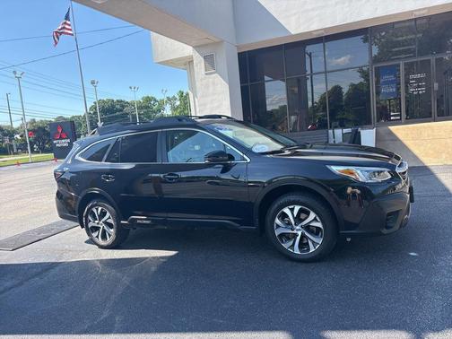 Crystal Black Silica 2022 Subaru Outback Limited