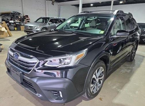 Crystal Black Silica 2022 Subaru Outback Limited