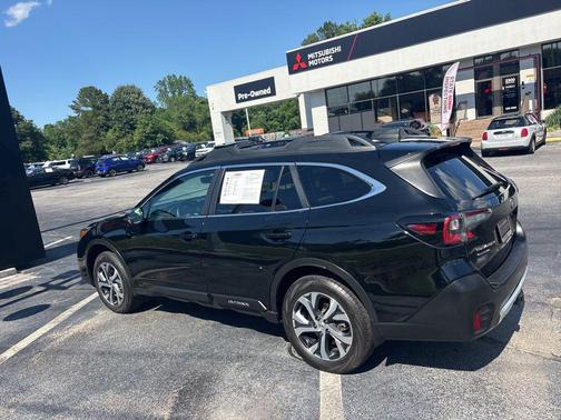 Crystal Black Silica 2022 Subaru Outback Limited