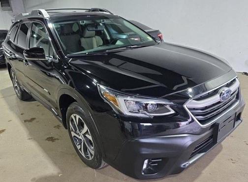 Crystal Black Silica 2022 Subaru Outback Limited