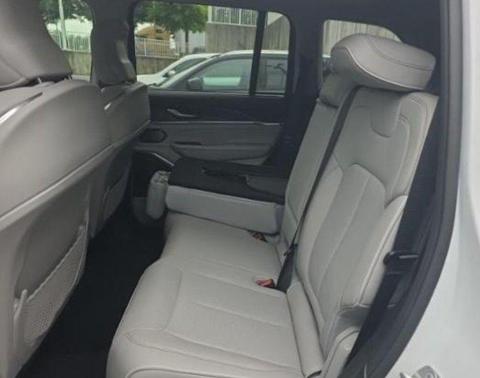 Bright White Clearcoat 2022 Jeep Grand Cherokee 4xe Overland
