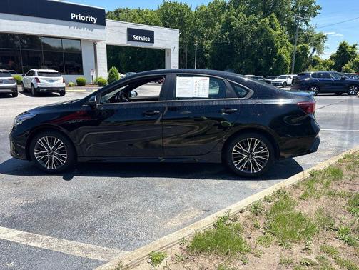 Aurora Black 2023 Kia Forte GT-Line