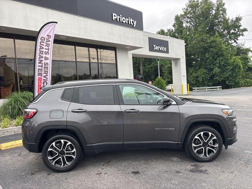 Granite Crystal Metallic Clearcoat 2022 Jeep Compass Limited