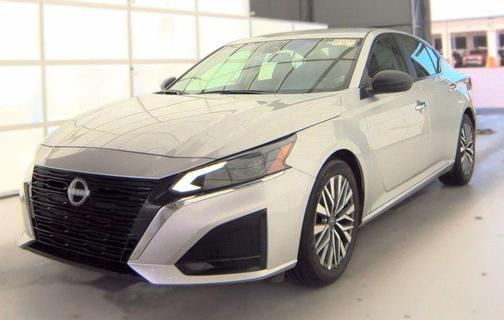 Brilliant Silver Metallic 2025 Nissan Altima 2.5 SV