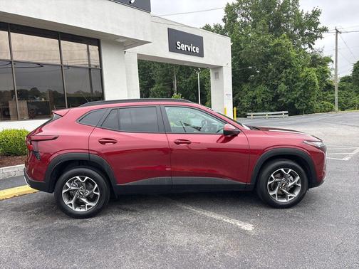 Crimson Metallic 2025 Chevrolet Trax LT