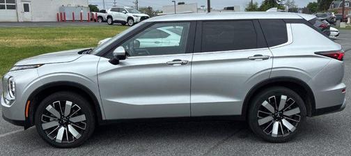 Alloy Silver Metallic 2025 Mitsubishi Outlander SE 2.5 S-AWC