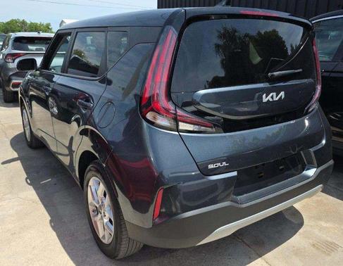 Gravity Gray 2025 Kia Soul LX