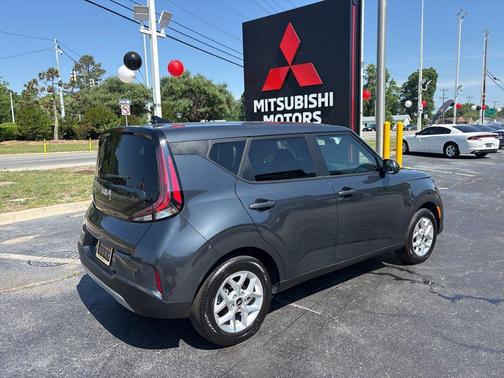 Gravity Gray 2025 Kia Soul LX
