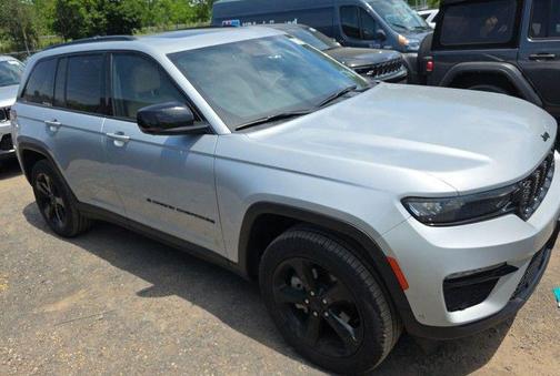 Silver Zynith 2023 Jeep Grand Cherokee Limited
