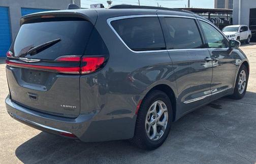 Ceramic Gray Clearcoat 2022 Chrysler Pacifica Limited