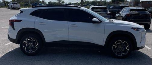 Summit White 2024 Chevrolet Trax LT