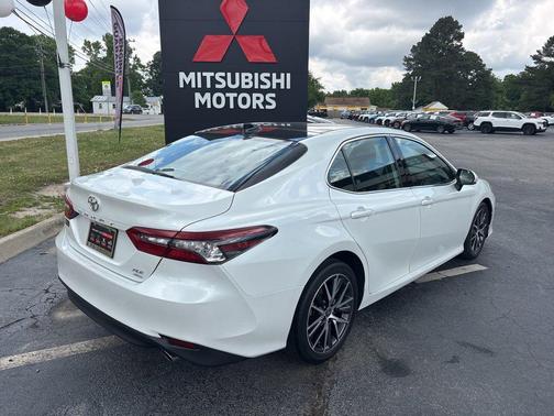 Wind Chill Pearl 2021 Toyota Camry XLE
