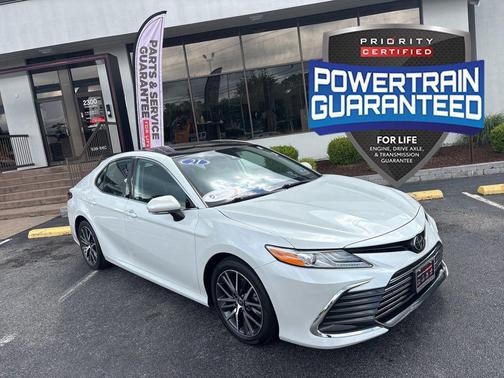 Wind Chill Pearl 2021 Toyota Camry XLE