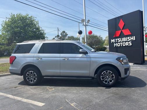 Iconic Silver Metallic 2024 Ford Expedition XLT