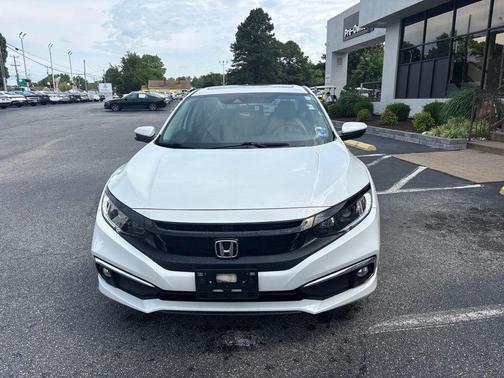 Platinum White Pearl 2019 Honda Civic EX-L