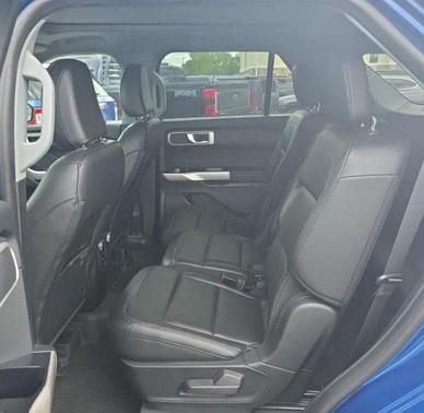 Atlas Blue Metallic 2022 Ford Explorer XLT