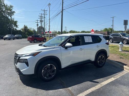 Everest White Pearl 2024 Nissan Rogue SV