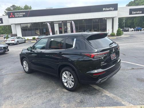 Black Diamond 2026 Mitsubishi Outlander ES 1.5T 2WD