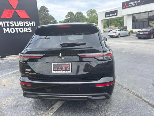 Black Diamond 2026 Mitsubishi Outlander ES 1.5T 2WD
