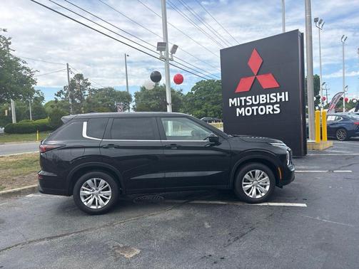 Black Diamond 2026 Mitsubishi Outlander ES 1.5T 2WD