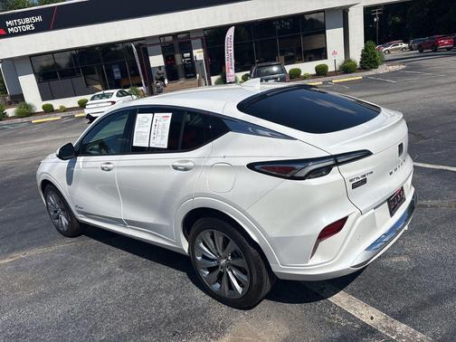 White Frost Tricoat 2025 Buick Envista Avenir FWD