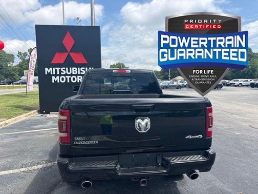 Diamond Black Crystal Pearlcoat 2021 RAM 1500 Laramie