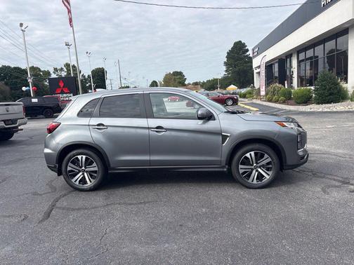 Mercury Gray Metallic 2027 Mitsubishi Outlander Sport SE