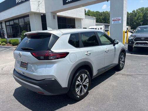 Brilliant Silver Metallic 2023 Nissan Rogue SV
