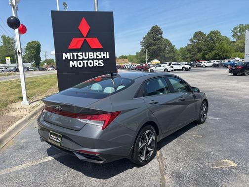 Ecotronic Gray 2023 Hyundai ELANTRA Limited
