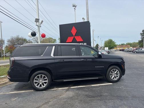 Dark Ash Metallic 2025 Chevrolet Suburban Premier
