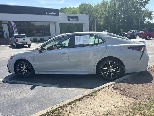 Ice Edge 2022 Toyota Camry SE