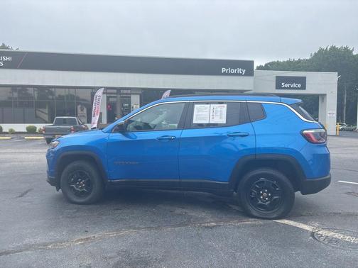Laser Blue Pearlcoat 2022 Jeep Compass Latitude