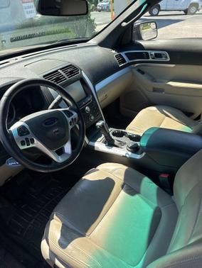 Caribou Metallic 2015 Ford Explorer XLT