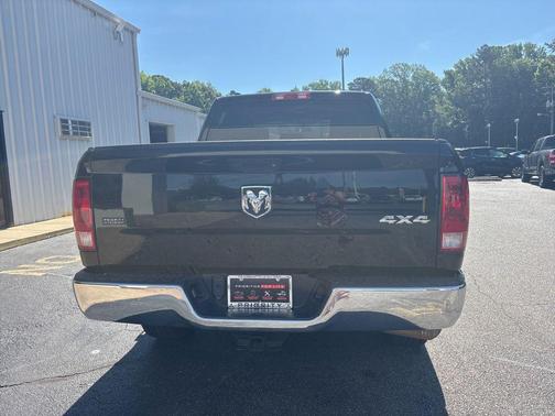 Diamond Black Crystal Pearlcoat 2021 RAM 1500 Classic SSV Crew Cab 4x4 5'7' Box