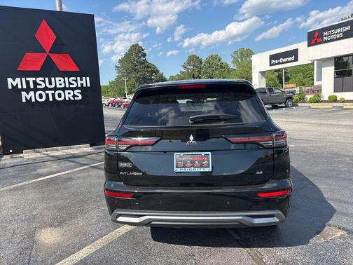 Black Diamond 2026 Mitsubishi Outlander SE 1.5T 2WD