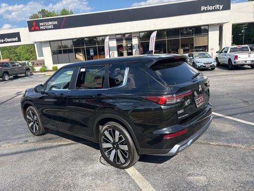 Black Diamond 2026 Mitsubishi Outlander SE 1.5T 2WD