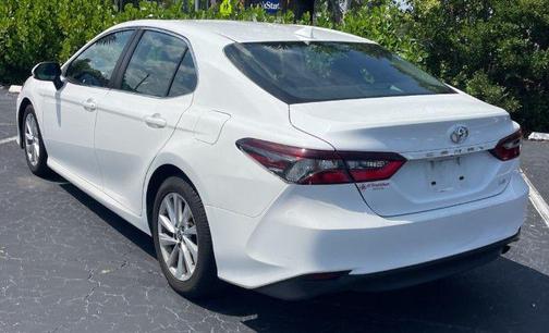 Ice 2023 Toyota Camry LE