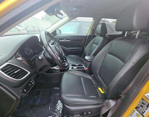 Starbright Yellow/Black Roof 2022 Kia Seltos SX Turbo