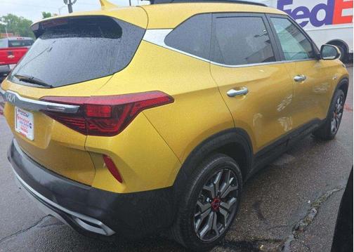 Starbright Yellow/Black Roof 2022 Kia Seltos SX Turbo