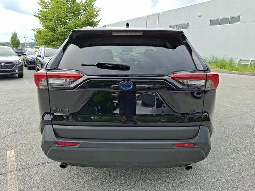 2022 Toyota RAV4 Hybrid LE