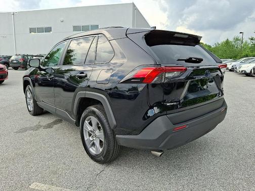 2022 Toyota RAV4 Hybrid LE